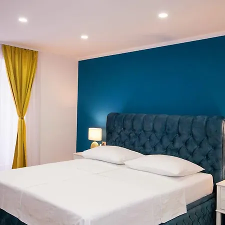 Gold Luxury بيت ضيافة