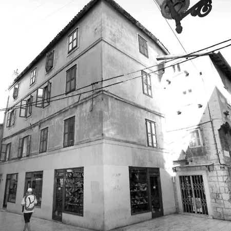 Gold Luxury Guest house 4*