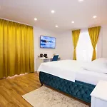 Gold Luxury Guest house Split
